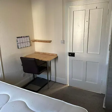 8 Granby Terrace شقة *